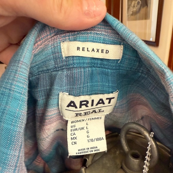 Ariat Relaxed Fit Plaid Shirt in Blue and Pink Sz.L - Picture 4 of 7